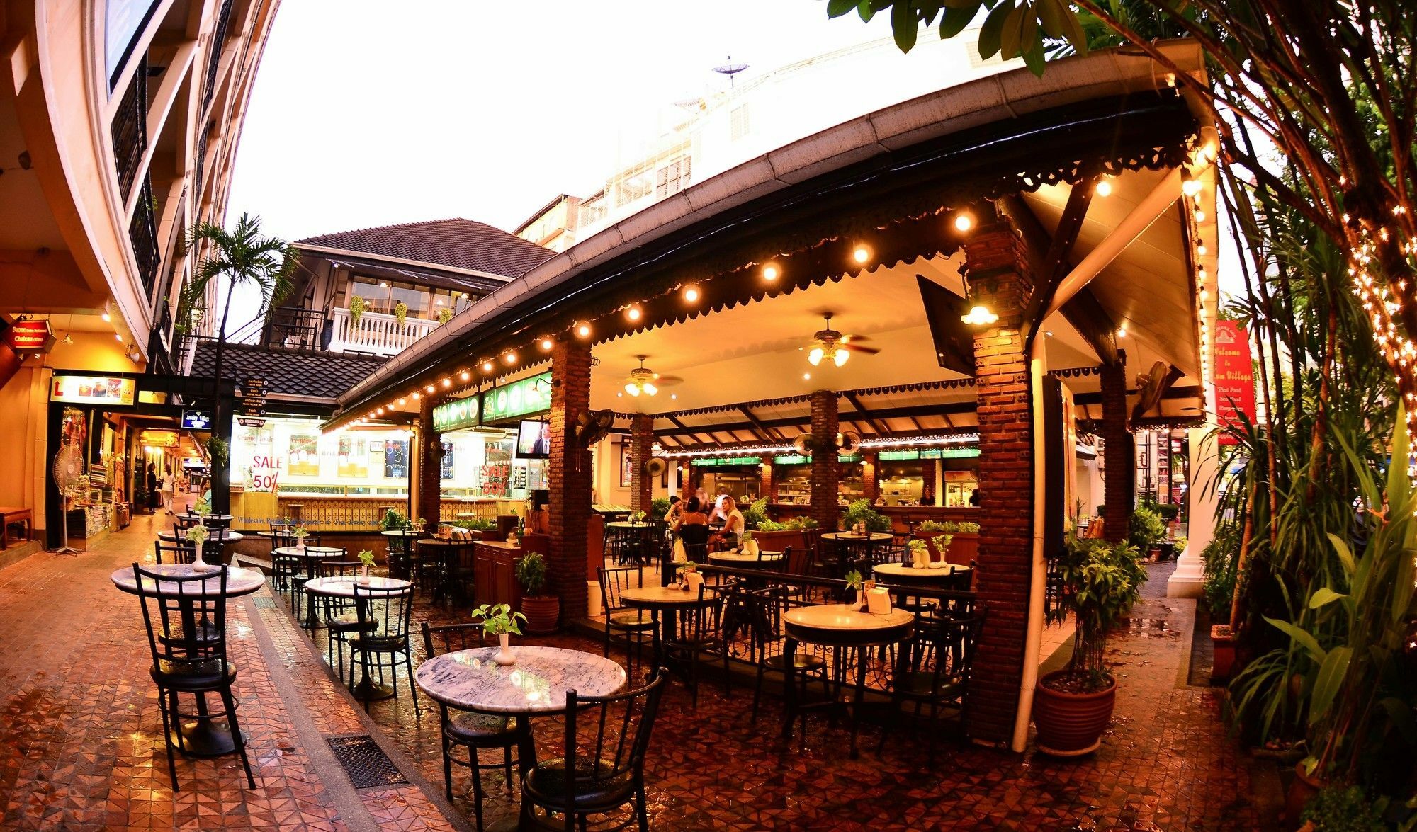Silom Village Inn Bangkok Esterno foto